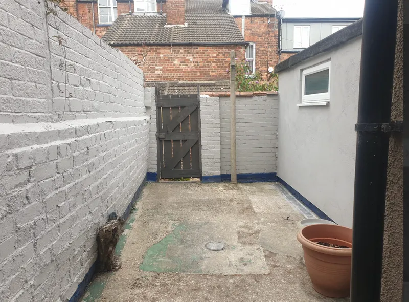 Student House // 4 Bed + 4 Bath // Sep 2026 - Image 9